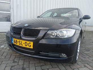 krockskadad bil auto BMW 3-serie 3 serie (E90) Sedan 330i 24V (N52-B30A) [190kW]  (12-2004/10-2011) 2006/2