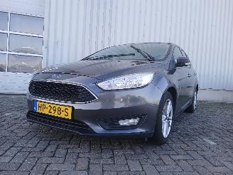 krockskadad bil auto Ford Focus Focus 3 Wagon Combi 1.0 Ti-VCT EcoBoost 12V 125 (M1DD) [92kW]  (02-201=
2/05-2018) 2015/5