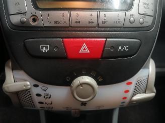 Toyota Aygo Aygo (B10) Hatchback 1.0 12V VVT-i (1KR-FE) [50kW]  (07-2005/05-2014) picture 15