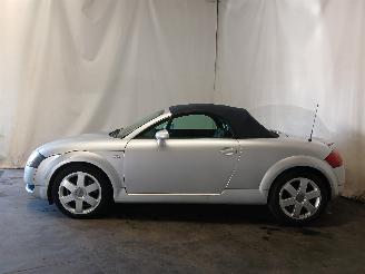 Audi TT TT Roadster (8N9) Cabrio 1.8 20V Turbo (AWP) [132kW]  (10-1999/02-2007=
) picture 4