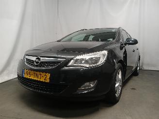 Auto incidentate Opel Astra Astra J Sports Tourer (PD8/PE8/PF8) Combi 1.4 Turbo 16V (A14NEL(Euro 5=
)) [88kW]  (10-2010/10-2015) 2012/3