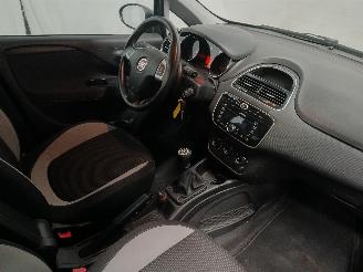 Fiat Punto Punto III (199) Hatchback 0.9 TwinAir (312.A.2000) [63kW]  (03-2012/..=
=2E) picture 9