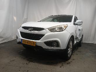 uszkodzony samochody osobowe Hyundai Ix35 iX35 (LM) SUV 2.0 16V (G4KD) [120kW]  (01-2010/08-2013) 2010/11