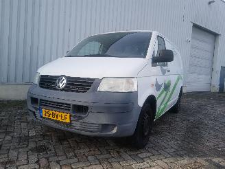 Vaurioauto  passenger cars Volkswagen Transporter Transporter T5 Van 1.9 TDi (AXC) [63kW]  (04-2003/11-2009) 2005/11