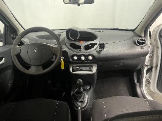 Renault Twingo Twingo II (CN) Hatchback 3-drs 1.2 16V (D4F-770) [55kW]  (03-2007/09-2=
014) picture 11