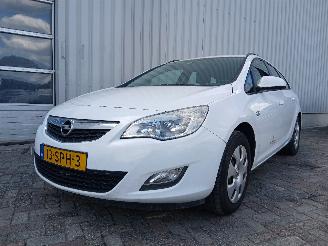 Schadeauto Opel Astra Astra J Sports Tourer (PD8/PE8/PF8) Combi 1.7 CDTi 16V (A17DTR(Euro 5)=
) [81kW]  (10-2010/10-2015) 2011/11
