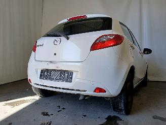 Mazda 2 2 (DE) Hatchback 1.4 CDVi 16V (Y4) [50kW]  (01-2008/11-2010) picture 4