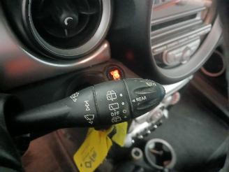 Mini Mini Mini (R56) Hatchback 1.6 Cooper D 16V (DV6TED4(9HZ)) [80kW]  (11-2006/=
09-2010) picture 14