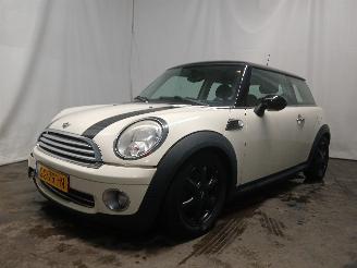 Mini Mini Mini (R56) Hatchback 1.6 16V Cooper (N12-B16A) [88kW]  (10-2006/02-201=
2) picture 3