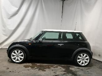 Mini Mini Mini One/Cooper (R50) Hatchback 1.6 16V Cooper (W10-B16A) [85kW]  (06-=
2001/09-2006) picture 3
