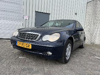 uszkodzony samochody osobowe Mercedes C-klasse C (W203) Sedan 1.8 C-180K 16V (M271.946) [105kW]  (05-2002/02-2007) 2002/10