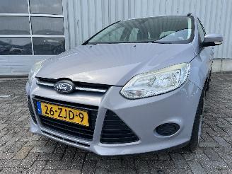 Voiture accidenté Ford Focus Focus 3 Wagon Combi 1.6 TDCi ECOnetic (NGDB) [77kW]  (05-2012/05-2018)= 2012/11