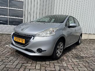 Schadeauto Peugeot 208 208 I (CA/CC/CK/CL) Hatchback 1.2 Vti 12V PureTech 82 (EB2F(HMZ)) [60k=
W]  (03-2012/12-2019) 2013/2