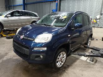 Salvage car Fiat Panda Panda (312) Hatchback 0.9 TwinAir Turbo 85 (312.A.2000) [63kW]  (02-20=
12/...) 2013/1