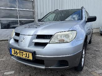 Schadeauto Mitsubishi Outlander Outlander (CU) SUV 2.0 16V 4x2 (4G63(16V)) [100kW]  (05-2003/10-2006) 2007/1