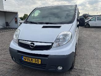 krockskadad bil auto Opel Vivaro Vivaro Van 2.0 CDTI (M9R-630(M9R-A6)) [84kW]  (08-2006/07-2014) 2011/1