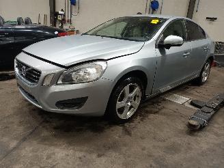 disassembly passenger cars Volvo S-60 S60 II (FS) Sedan 2.0 D3 20V (D5204T2) [120kW]  (04-2010/12-2014) 2011