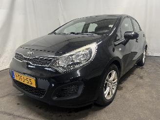 krockskadad bil auto Kia Rio Rio III (UB) Hatchback 1.2 CVVT 16V (G4LA5) [63kW]  (09-2011/12-2017) 2014/4