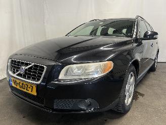 damaged passenger cars Volvo V-70 V70 (BW) Combi 2.4 D 20V (D5244T19) [120kW]  (04-2007/12-2010) 2008/6