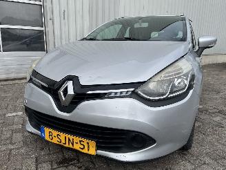 Damaged car Renault Clio Clio IV Estate/Grandtour (7R) Combi 5-drs 1.5 Energy dCi 90 FAP (K9K-6=
08(K9K-B6)) [66kW]  (11-2012/08-2021) 2013/10