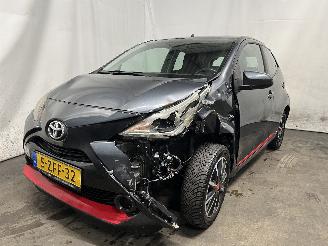 Vaurioauto  passenger cars Toyota Aygo Aygo (B40) Hatchback 1.0 12V VVT-i (1KR-FE) [51kW]  (05-2014/06-2018) 2015/1