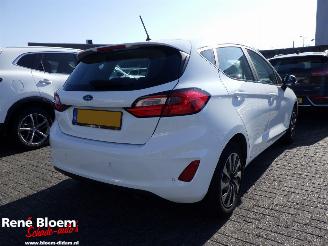 uszkodzony samochody osobowe Ford Fiesta 1.0 EcoBoost Hybrid Tytanium 125pk 2022/10