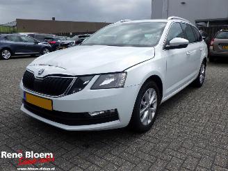Vaurioauto  passenger cars Skoda Octavia 1.0 TSI Greentech Ambition Business DSG-automaat 2019/5