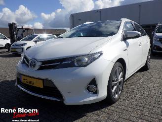  Toyota Auris 1.6 Hybrid Lease 2013/9