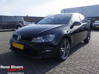 Damaged car Volkswagen Golf 1.2 TSI EasyLine Clima 86pk 2014/9