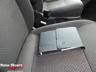 Volkswagen Transporter 2.0 TDI L2H1 28 Airco picture 10