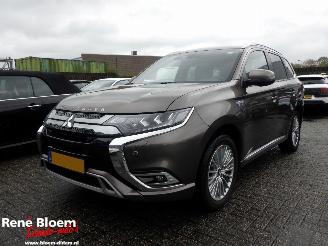 krockskadad bil auto Mitsubishi Outlander 2.4 PHEV Instyle Aut 2020/11