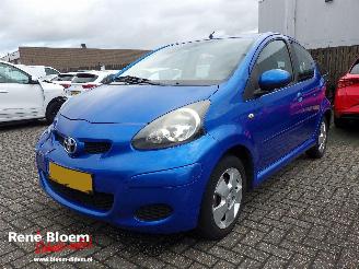 skadebil auto Toyota Aygo 1.0-12V Dynamic Blue 2010/1