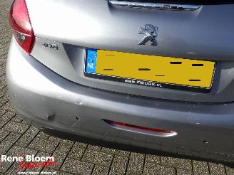 Peugeot 208 1.2 PureTech Signature Navi 5drs picture 8