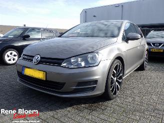 Damaged car Volkswagen Golf 1.6 TDI Trendline Blue Motion Clima 2014/11