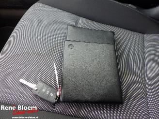 Volkswagen Golf 1.6 TDI Trendline Blue Motion Clima picture 13