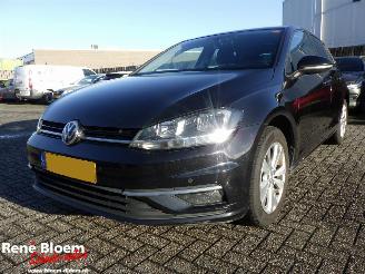 damaged passenger cars Volkswagen Golf 1.0 TSI Comfortline 110pk Navi 2017/6