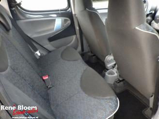 Peugeot 107 1.0-12V XR 5drs Airco picture 10