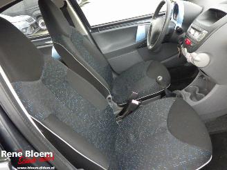 Peugeot 107 1.0-12V XR 5drs Airco picture 9