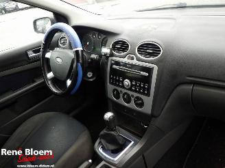 Ford Focus Wagon 1.6-16V Futura picture 8