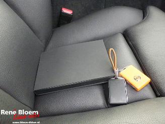 Volvo V-40 2.0 T6 Plug-in-Hybrid 253pk AWD picture 12