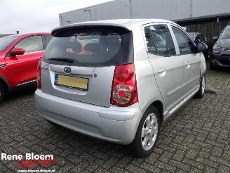 Unfallwagen Kia Picanto 1.1 X-clusive 2008/9
