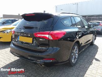damaged passenger cars Ford Focus 1.0 EcoBoost Hybrid ST-Line X Business 2021/9