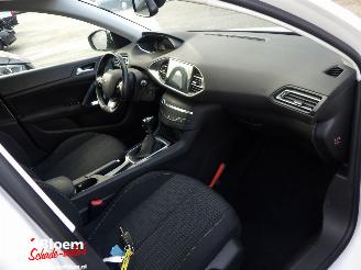 Peugeot 308 1.2 Puretech Blue Active Clima 5drs picture 7