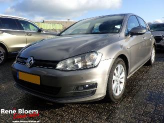 Voiture accidenté Volkswagen Golf 1.0 TSI Comfortline 5drs 2017/2