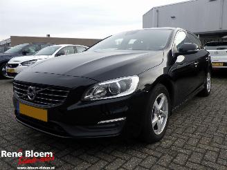 Coche accidentado Volvo V-60 2.0 D2 Nordic+ 120pk Navi 2016/10