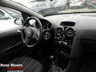 Opel Corsa 1.4 16V 111 Edition picture 13