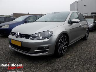 uszkodzony samochody osobowe Volkswagen Golf 1.2 TSI HighLine 2013/2