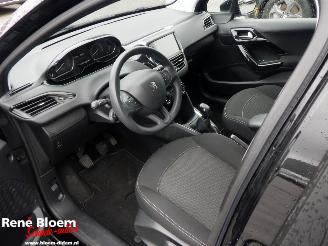 Peugeot 208 1.2 PureTech Active picture 19