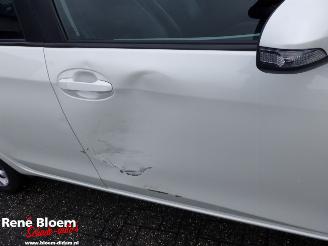 Toyota Yaris 1.5 Hybrid Dynamic Aut 5drs picture 11