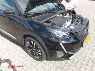Peugeot 2008 1.2 Puretech Allure Pack picture 9